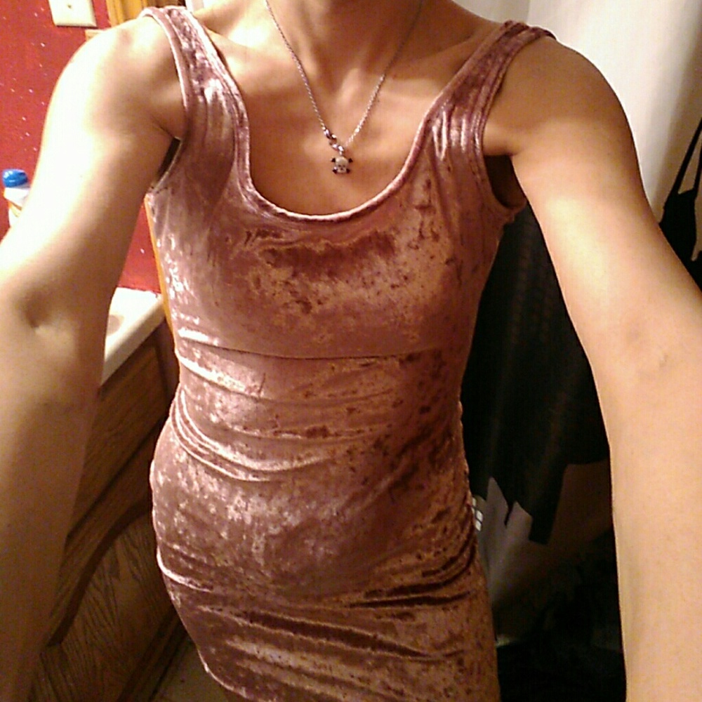 🆕! Sexy Pink Velvet Bodycon Backless Dress
